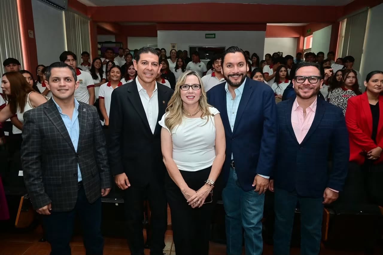 Es Elena Mijares nueva directora de Bachilleres