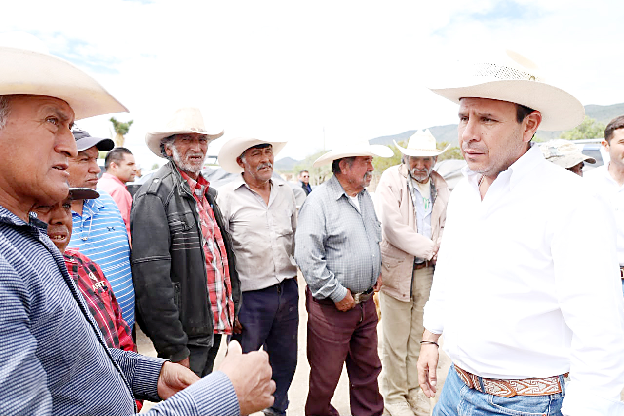 Cumple Orozco compromisos con ejidos en la sierra de Parras