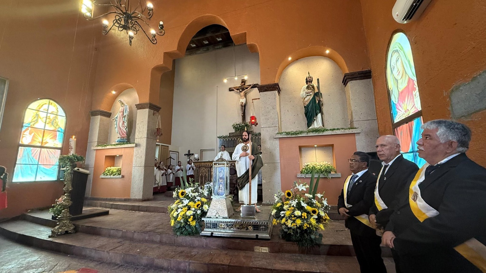 Festeja Sabinas a San Judas Tadeo
