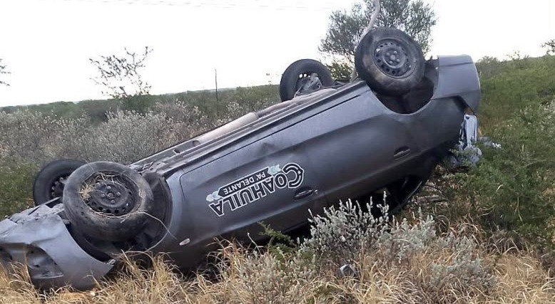 Fallece enfermera tras volcadura en Piedras