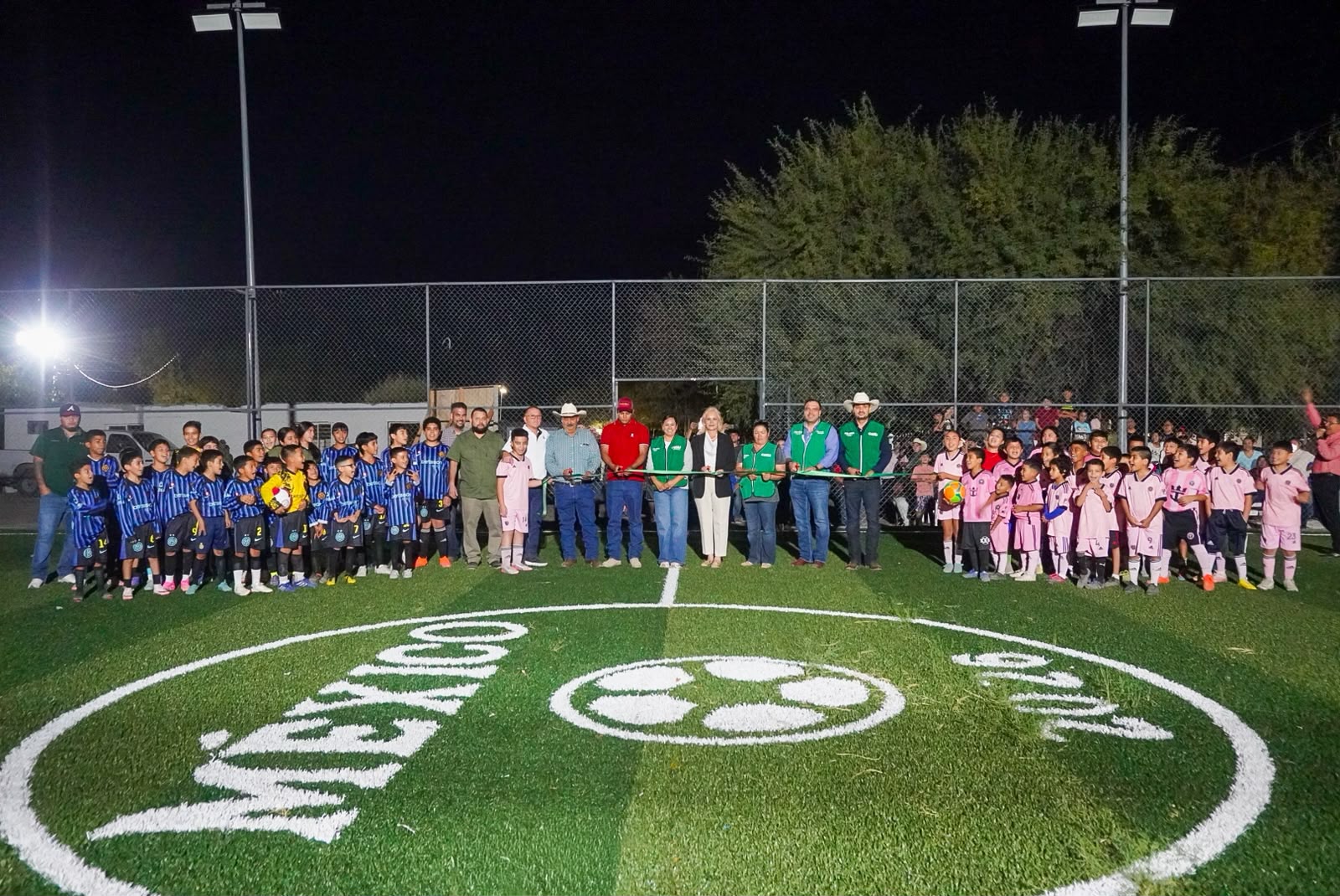 Entrega Laura Jiménez cancha en La Cuchilla