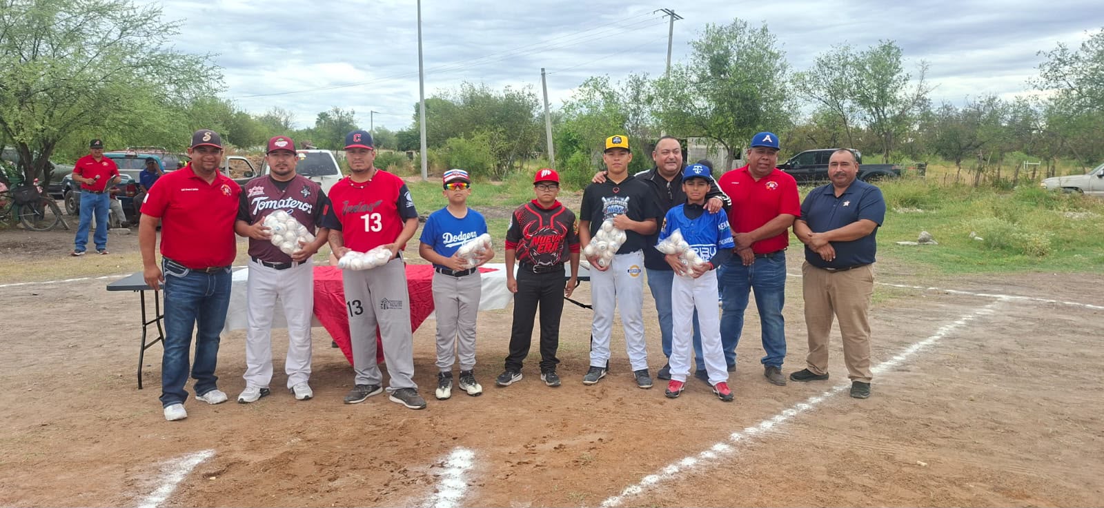 Inauguran liga de béisbol en Múzquiz