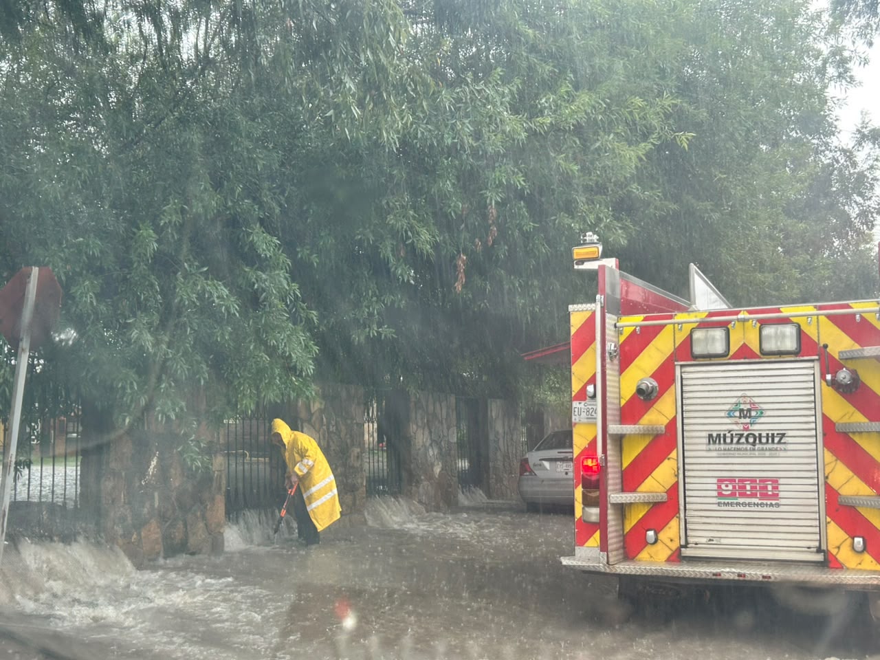 PROTECCIÓN CIVIL Y BOMBEROS ATIENDEN AFECTACIONES POR LLUVIAS EN MELCHOR MÚZQUIZ