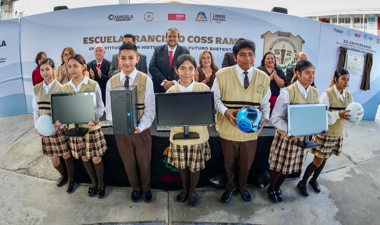 Equipan en Ramos a la Secundaria Francisco Coss en su 20 aniversario