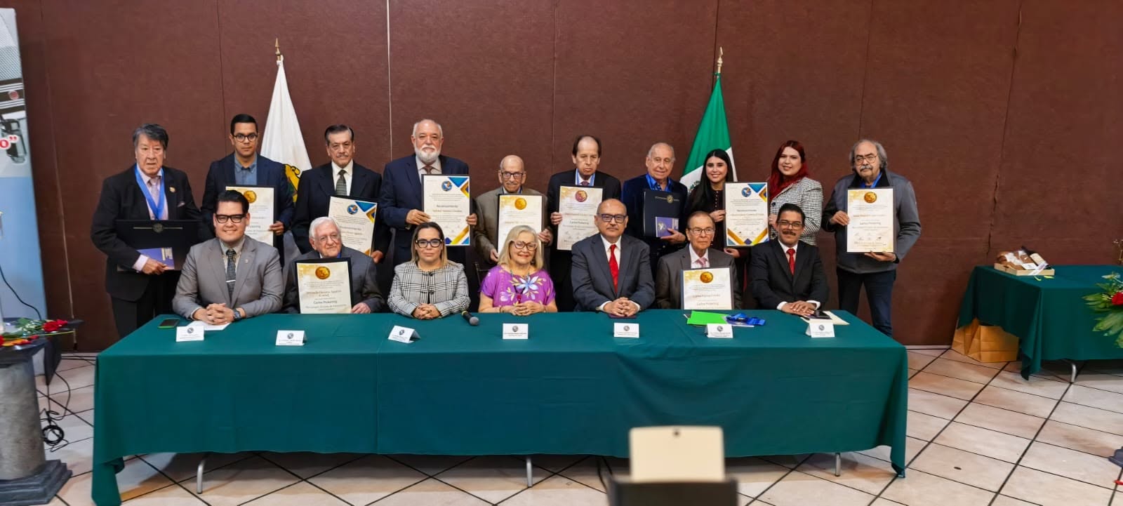 Honran a los pioneros de la radiodifusión de Coahuila