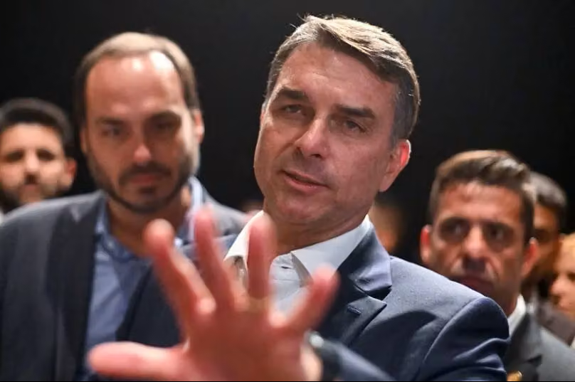 Reconoce Flávio Bolsonaro el triunfo de Lula da Silva