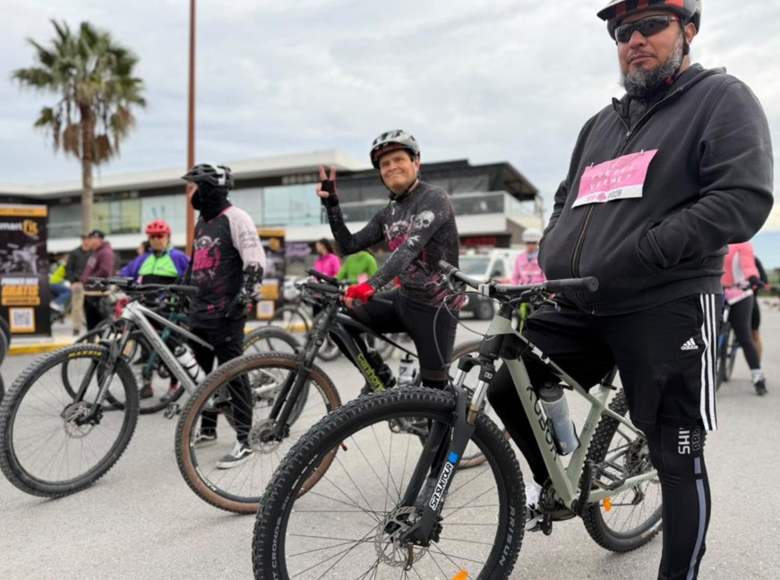 Reúne Saltillo ciclistas contra cáncer mamario