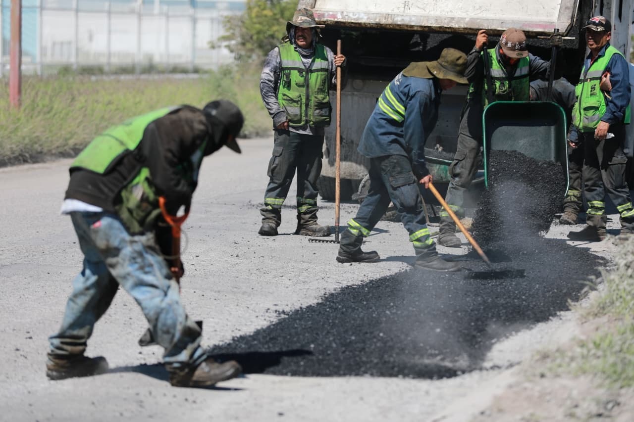 Mejora Javier Díaz el asfalto del Bulevar de Misión Cerritos