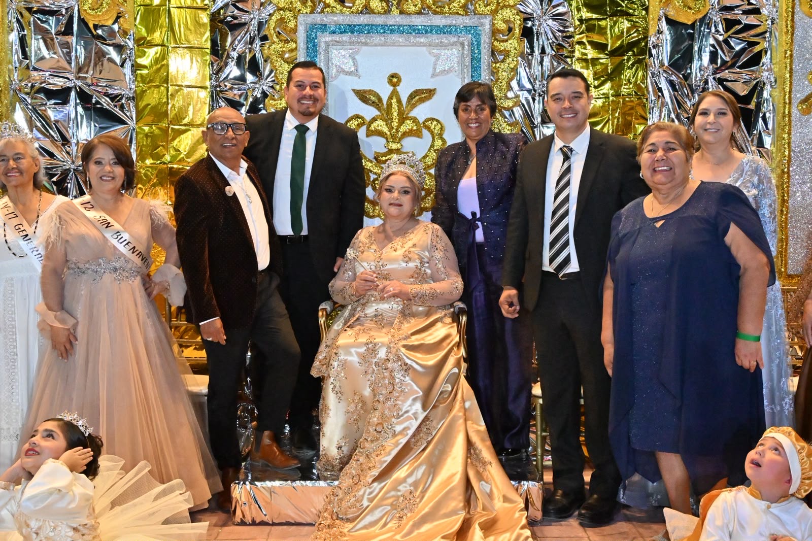ES ELDA PALOS MORADO I REINA DE JUBILADOS Y PENSIONADOS DEL SNTE