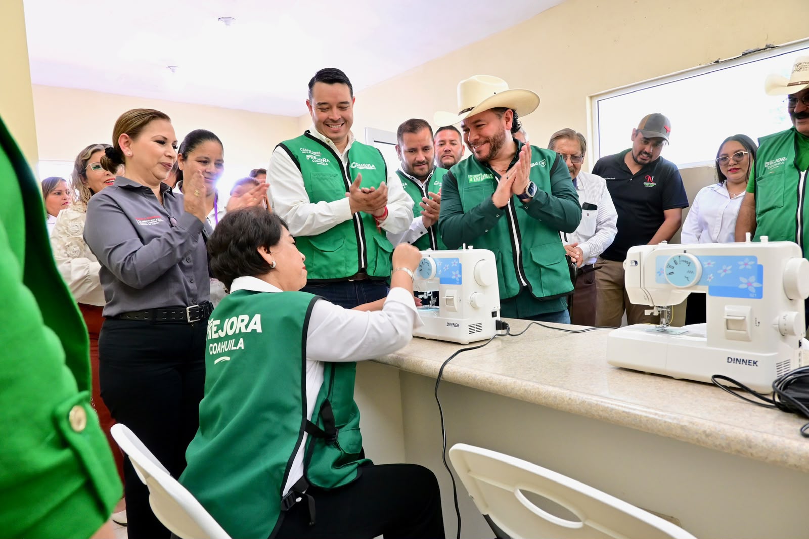 CAPACITAN A MUJERES COAHUILA Y EL ICATEC