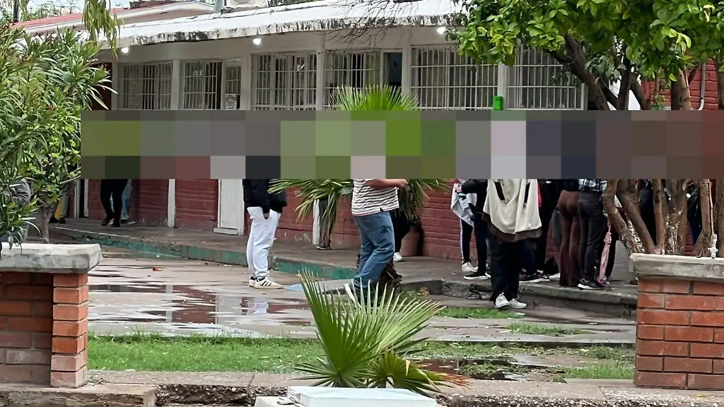 Encuentran cuchillos en mochila de niña en Torreón