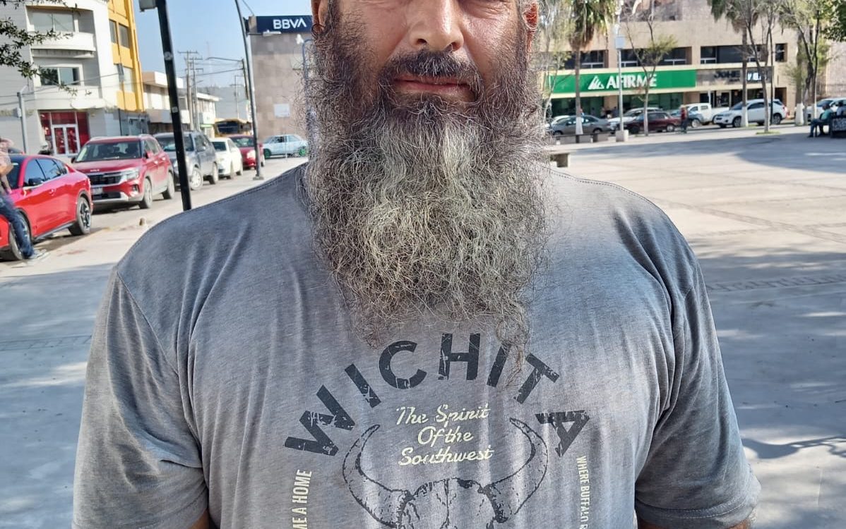 Prometió dejarse la barba hasta que le pague AHMSA