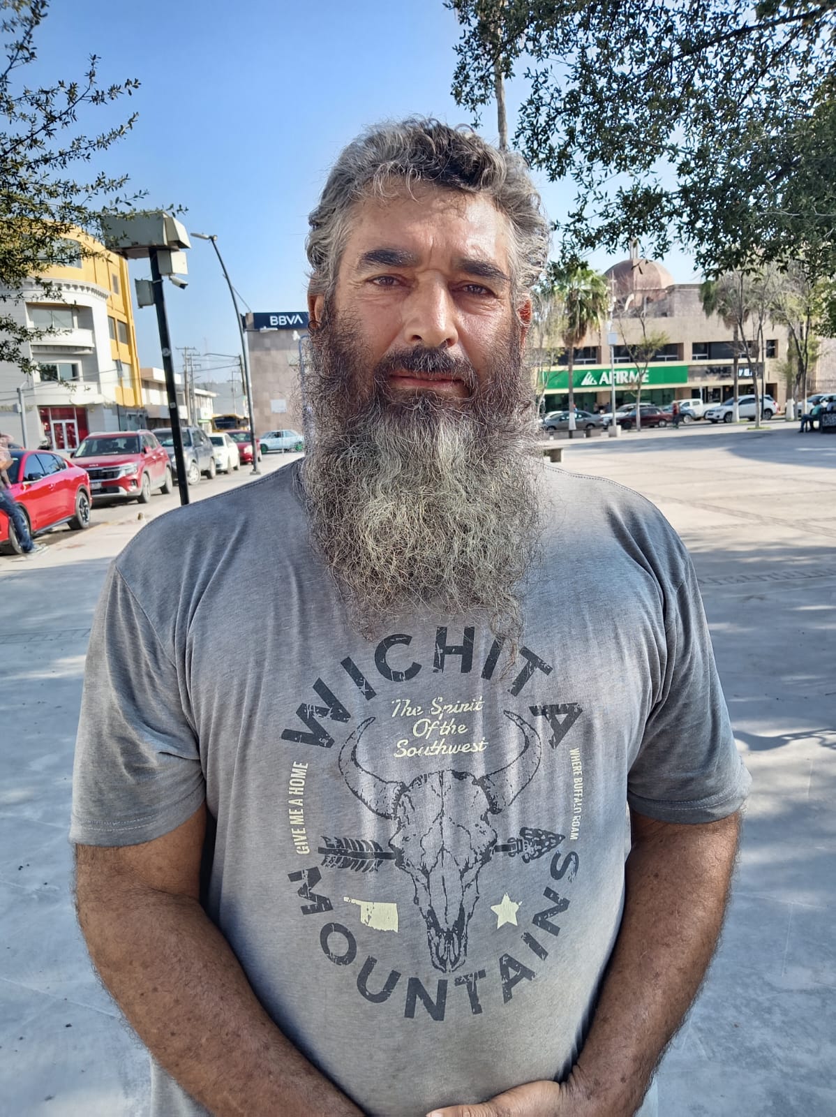 Prometió dejarse la barba hasta que le pague AHMSA