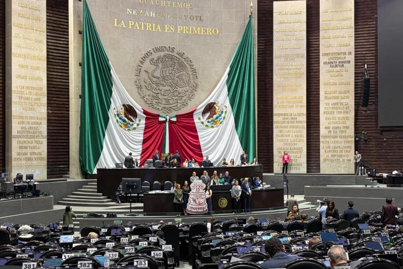 Diputados aprueban la «Ley Antimemes»
