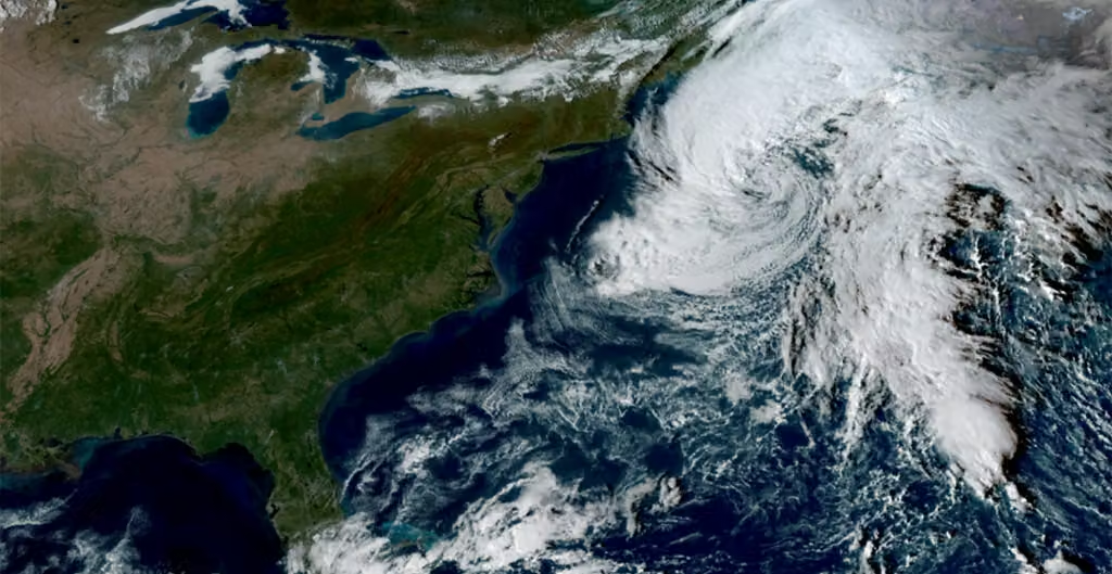 Tormenta tropical «Josephine» afecta las costas de EU y Canadá mientras se adentra en el Atlántico