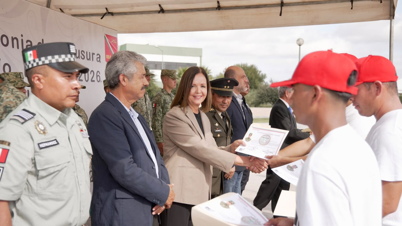 Con orgullo y compromiso, jóvenes fronterenses concluyen su SMN