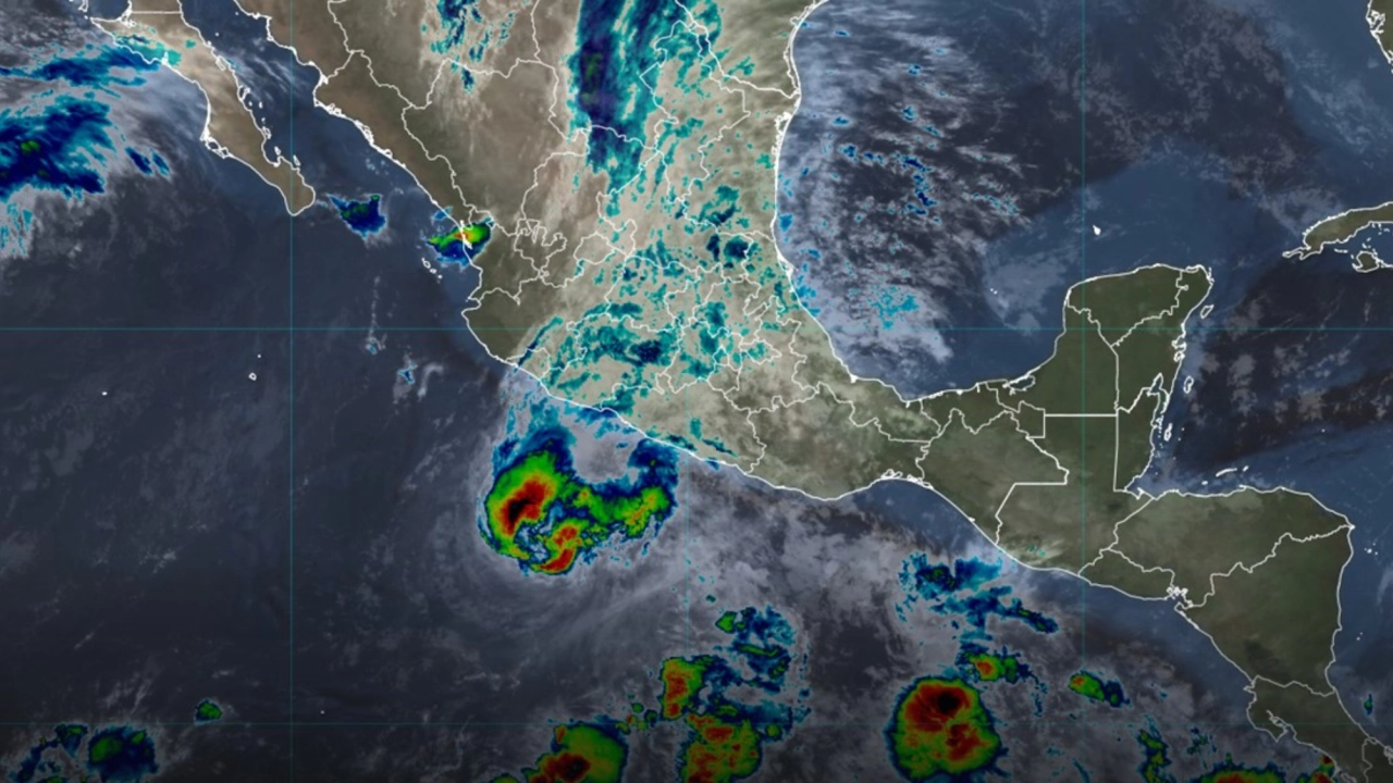 Huracán Vance prende alertas por pronóstico de lluvias muy fuertes en 4 estados