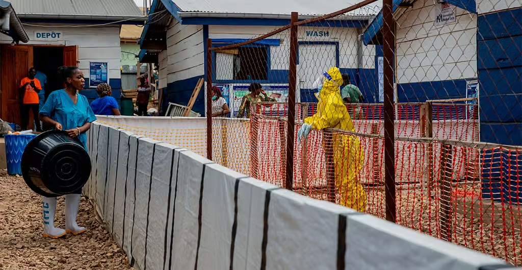 OMS confirma el asesin*to de enfermera durante un ataque contra la atención del ébola en el Congo