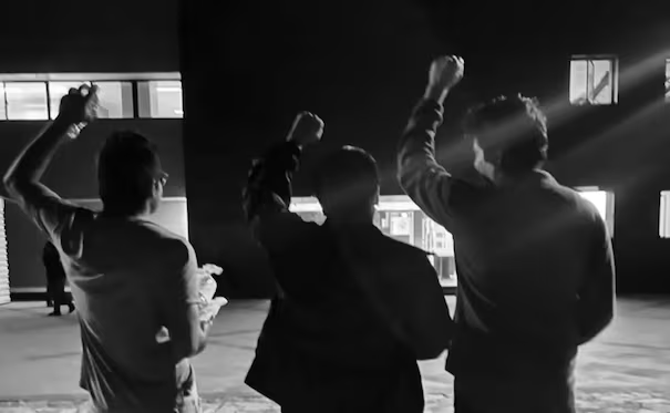 Liberan a jóvenes detenidos durante marcha del 2 de Octubre en Oaxaca; denuncian censura a la libertad de expresión artística