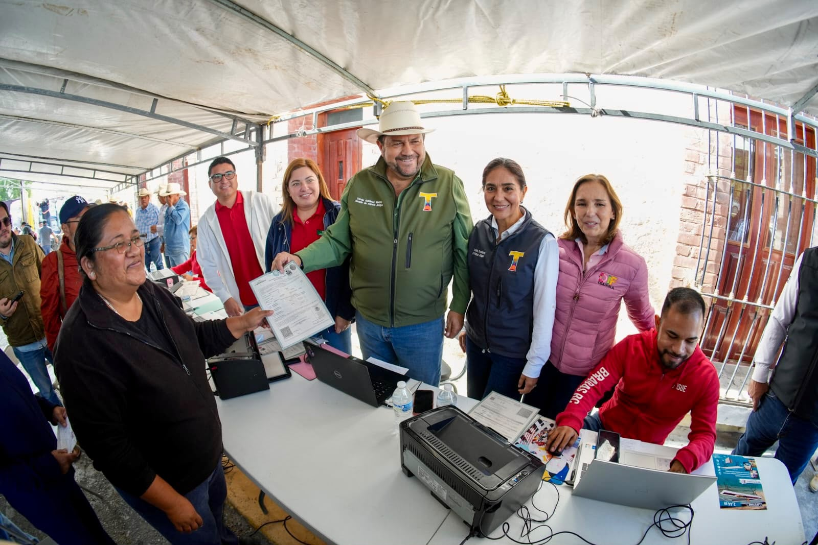 Llevan Mercadito Pa’ Delante al campo de Ramos Arizpe