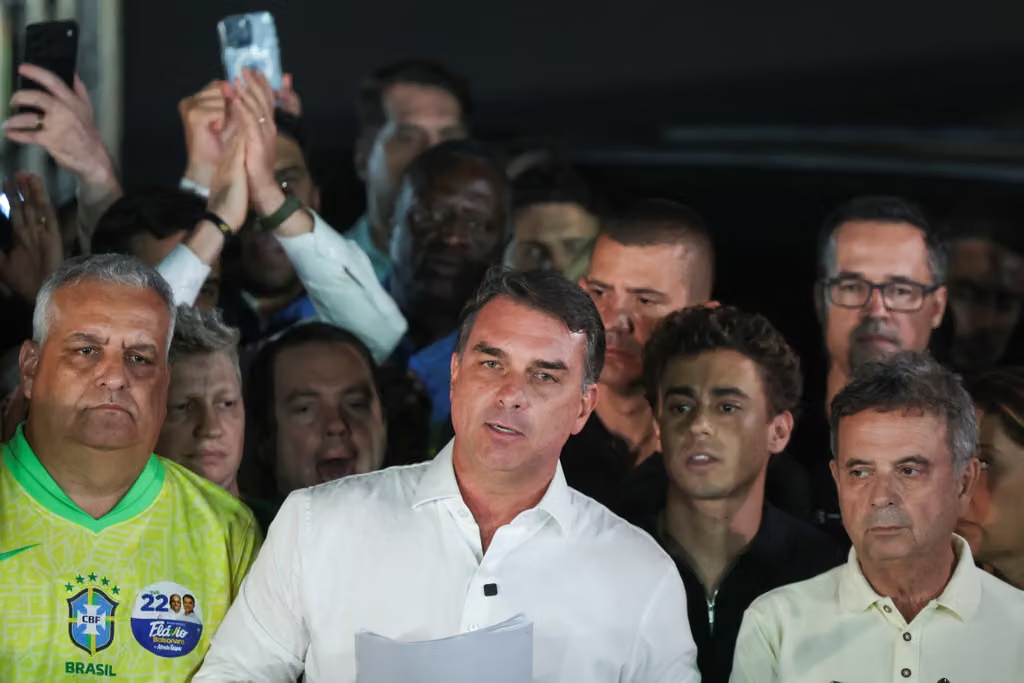 Flávio Bolsonaro abandona Brasil y se dirige a EU tras perder las elecciones presidenciales: Reuters