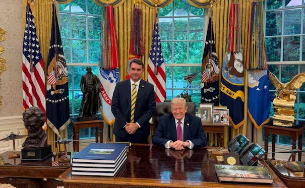 Marco Rubio niega que EU haya facilitado la salida de Flávio Bolsonaro de Brasil; Trump solo autorizó su entrada al país, dice