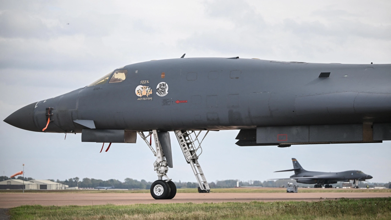 EU retira todos sus bombarderos de una base aérea británica tras «amenazas»
