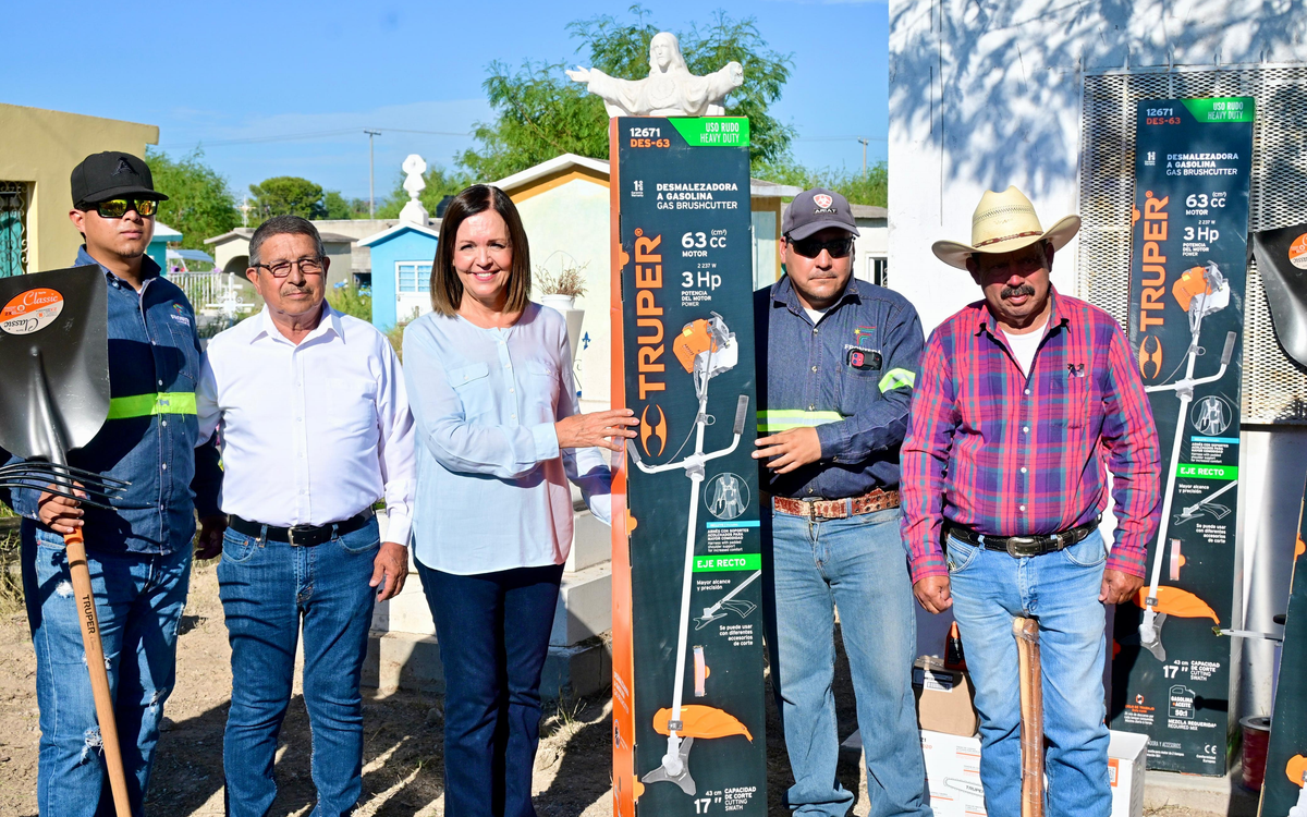 Sari entrega herramientas a trabajadores del panteón municipal