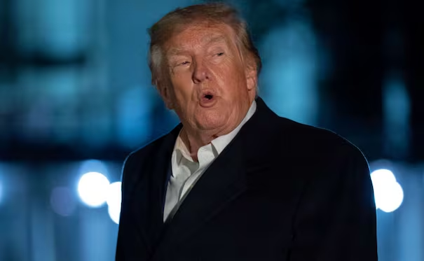 Trump advierte que tratará como enemigo a quien no use el término “superinteligencia”; afirma que es «muy bien aceptado y más preciso»