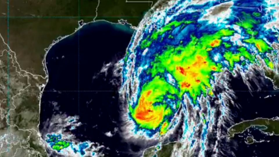 Huracán «Isaías» se intensifica a categoría 2 en el Golfo de México