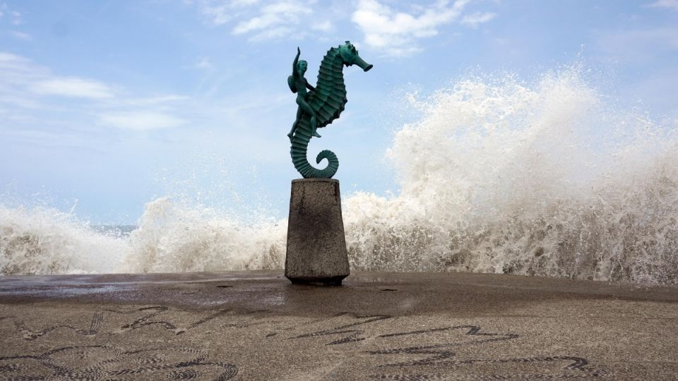 El huracán “Rachel” se intensifica a categoría 3; prevén lluvias intensas en Baja California Sur y Sinaloa