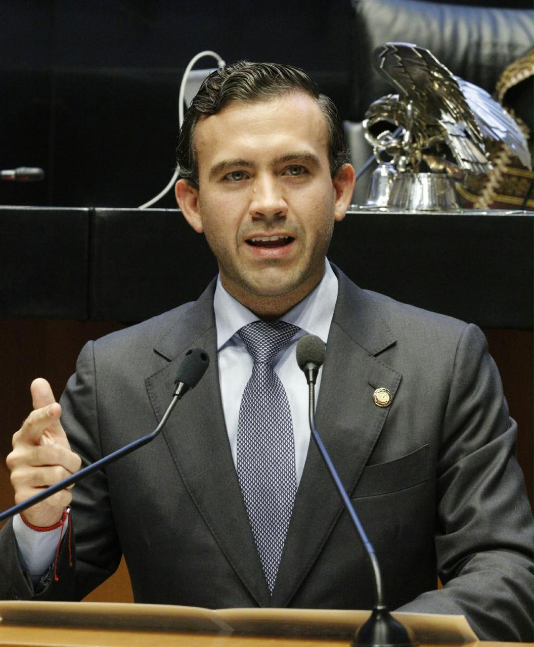 SENADOR GABRIEL ELIZONDO BUSCA QUE NINGUNA FAMILIA PASE HAMBRE MIENTRAS CUIDA A UN PACIENTE HOSPITALIZADO