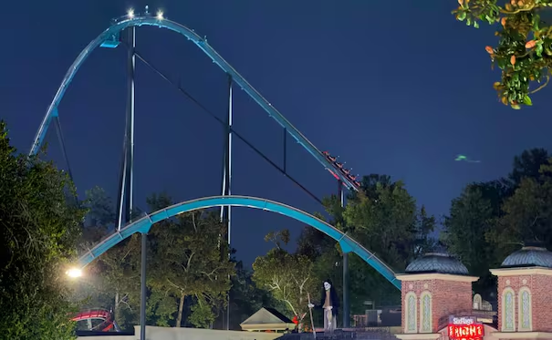 Policía investiga muert* de una persona en montaña rusa de Six Flags en Georgia; testigos relatan caída desde la atracción