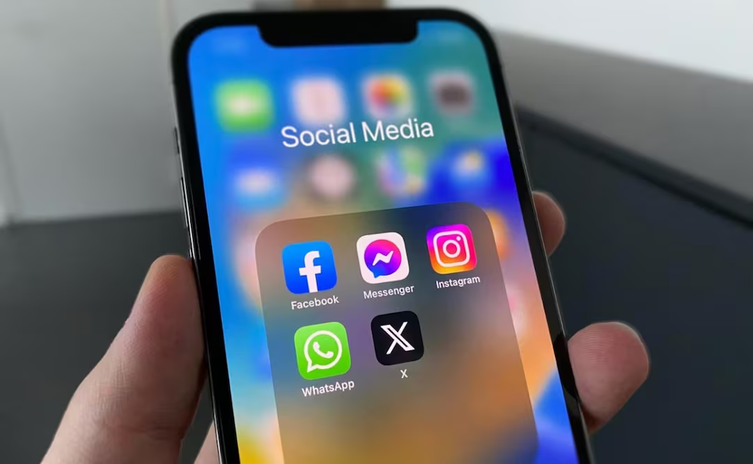 Gobierno dialogó con Meta rumbo a regulación de redes sociales para menores; identifican que víctimas buscan evadir reglas