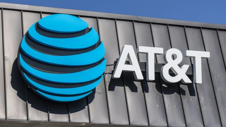 Venta de AT&T: sale de México con un precio más bajo y frente a un nuevo regulador en el sector