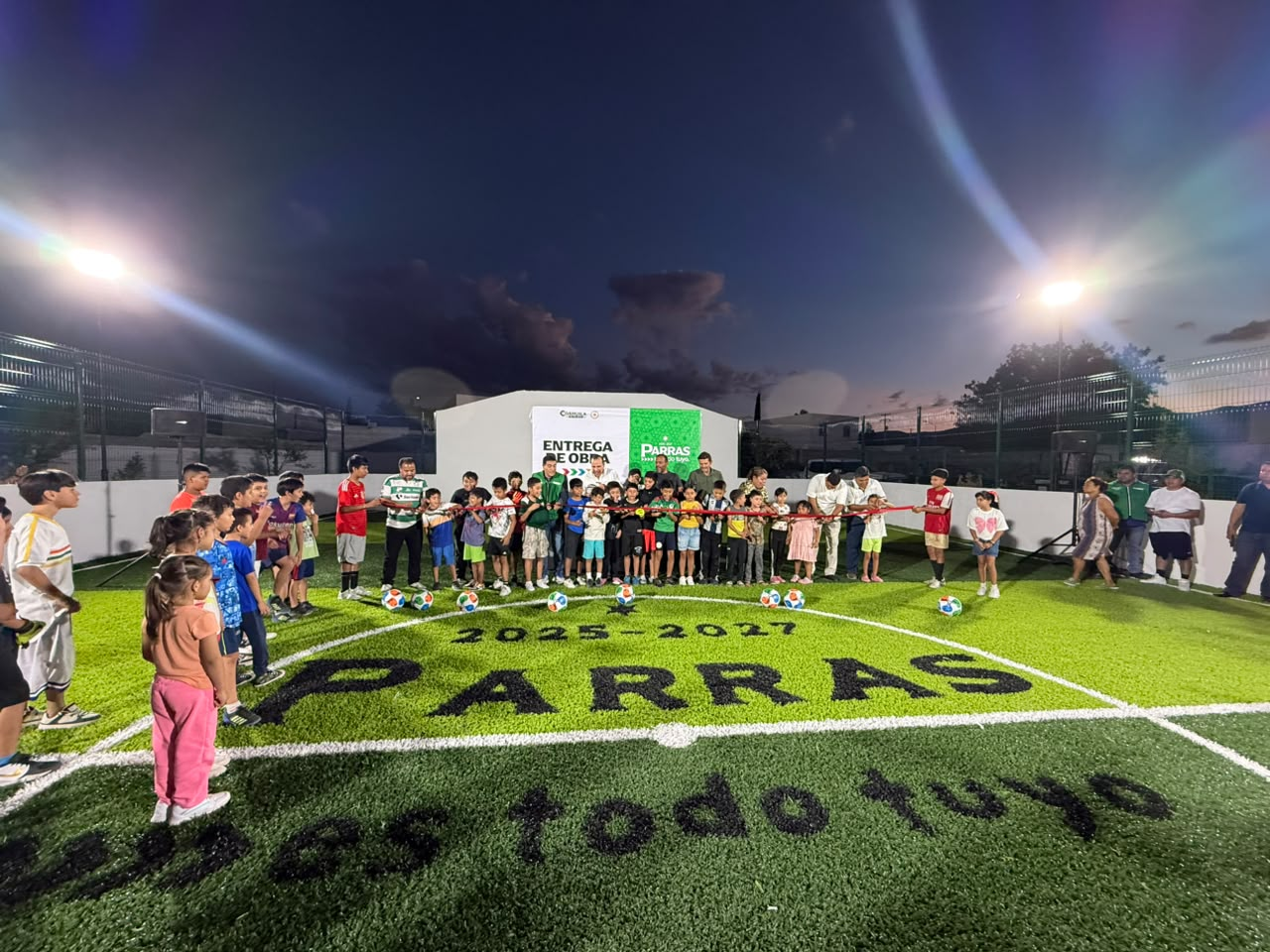 Estrena Viñedos cancha de fútbol 7 en beneficio de mil 200 habitantes