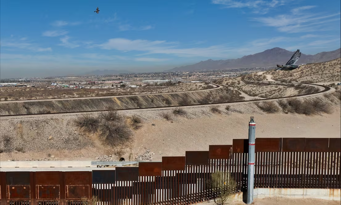 Trump prohíbe drones en la frontera con México; derribarán cualquier unidad de los cárteles con láseres