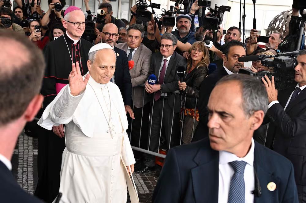 El papa León XIV deja el hospital Gemelli de Roma; sale a 5 días de su operación por un cáncer de pulmón