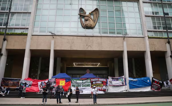 IMSS y sindicato continúan mesas de trabajo; buscan aumento salarial y mejores condiciones laborales