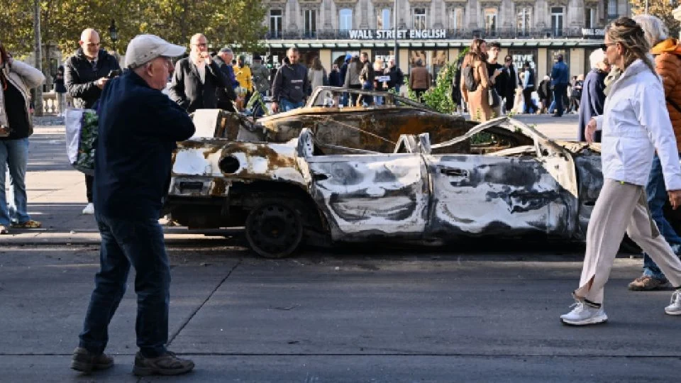 Suman más de mil 800 detenidos tras protestas y saqueos en varias ciudades de Francia