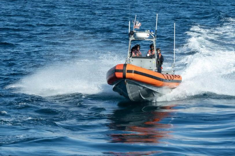 Guardia Costera suspende búsqueda de mexicanos sobrevivientes de naufragio frente a Ensenada