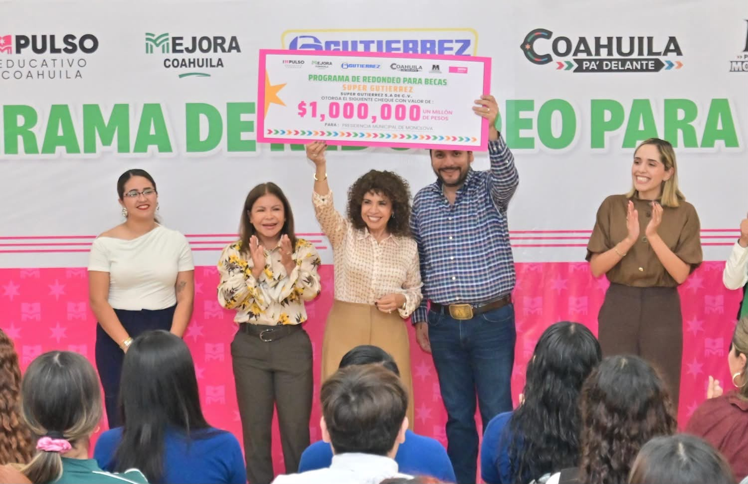 Carlos Villarreal y Super Gutierréz impulsan 400 becas académicas
