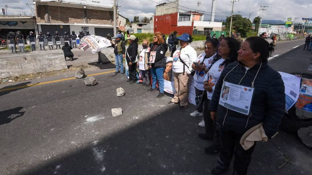 Madres buscadoras retiran su bloqueo en la carretera México-Toluca tras 36 horas