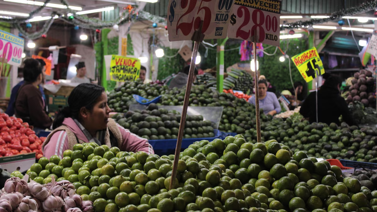 Precio del tomate se ‘dispara’: Inflación repunta a 3.62% en octubre; ¿qué alimentos subieron de precio?