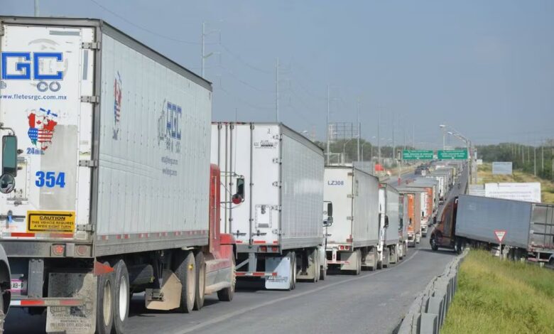 Alistan hoy transportistas de Coahuila paro nacional
