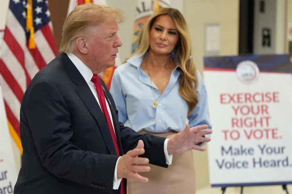 Emite su voto anticipado en el estado de Florida